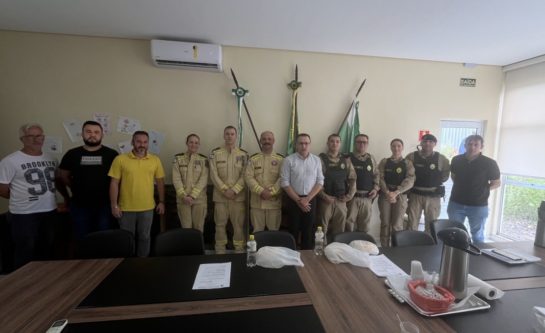 Administração,  Polícia Militar e Corpo de Bombeiros discutem normas para eventos