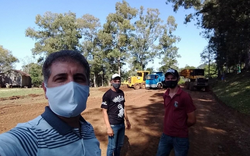 Serviço de  terraplanagem para construção de galpão, para a criação de Suínos no sistema terminação.