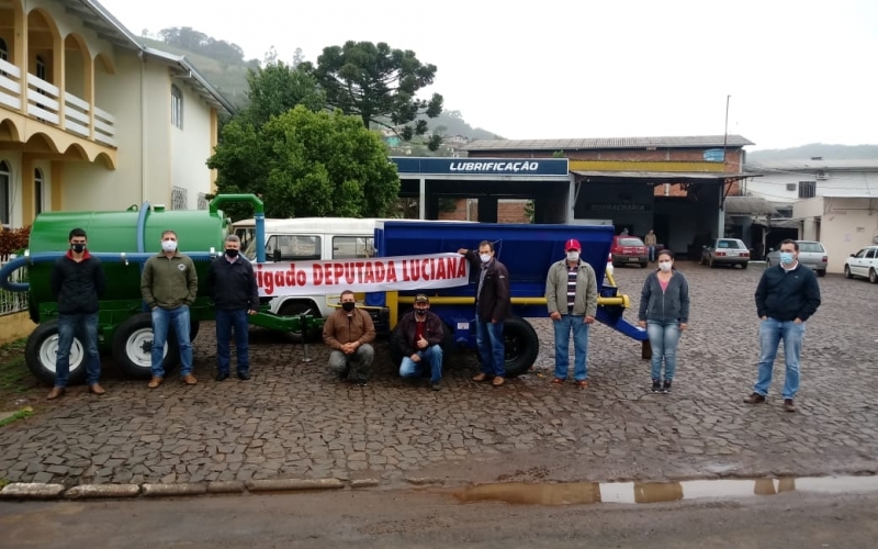 ENTREGA DE EQUIPAMENTOS PARA ASSOCIAÇÃO DE PRODUTORES