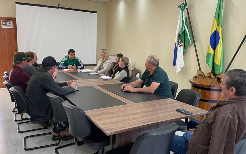 Entidades participam de reunião preparatória para a 30ª Festa do Vinho e do Queijo