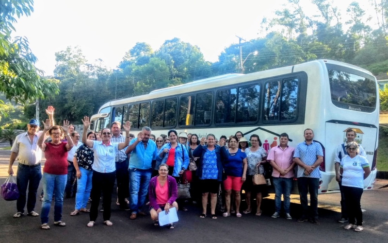 Grupo de Idosos Nossa Senhora Aparecida de Salgado Filho, na manhã desta Sexta Feira saiu a passeio com destino Anila Th