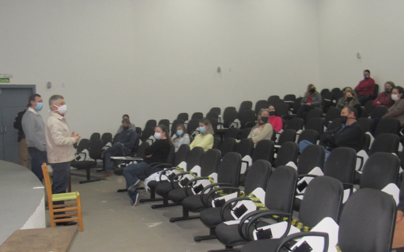 No dia 12 de Agosto reuniram-se nas dependências do centro de eventos Municipal de Salgado Filho a comissão de enfrentam