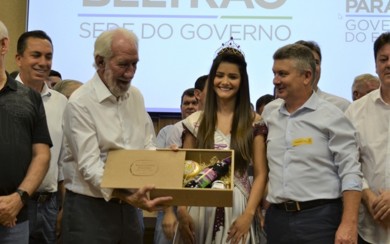 No dia 13 de Março o Prefeito Helton Pedro Pfeifer juntamente com a Rainha da 25ª Festa Do Vinho e do Queijo Lueli Borto